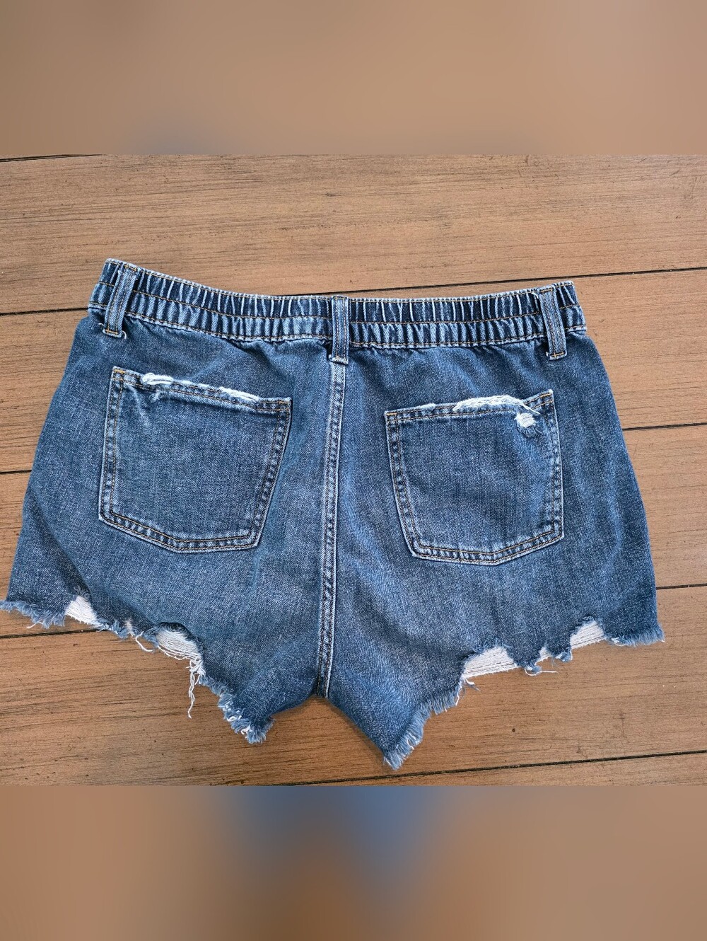 Aerie Daydream Denim Short Medium Blue Wash ** Medium ** EUC!!! - Picture 4 of 5